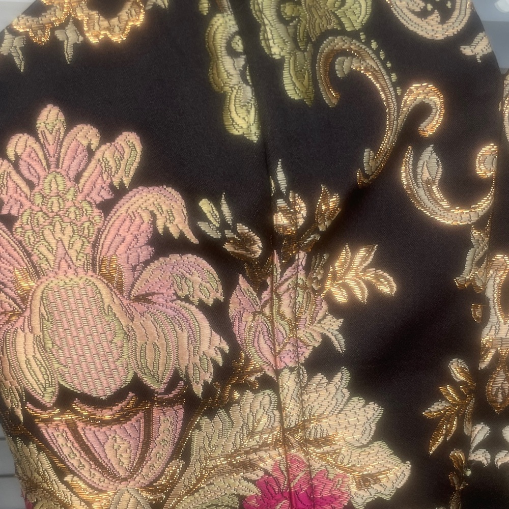 Blithe La Floral Embroidered Tapestry Top with gold chain straps-L - Picture 4 of 11